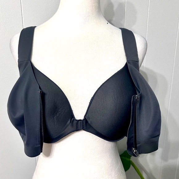 Victoria’s Secret Gray Front closure Sports Bra Size 34 DDD excellent - Picture 1 of 7